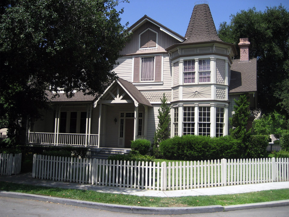 House of the Seaver - Growing Pains Stage